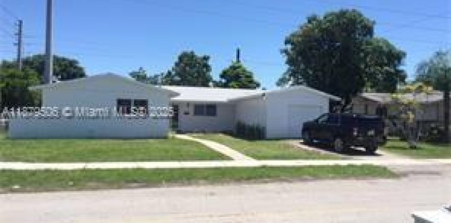 Villa ou maison à Cutler Bay, Floride 4 chambres, 168.62 m2 № 1896330