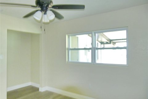 House in Okeechobee, Florida 3 bedrooms, 115.94 sq.m. № 1590062 - photo 30