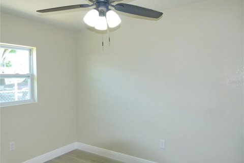 House in Okeechobee, Florida 3 bedrooms, 115.94 sq.m. № 1590062 - photo 29