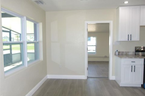 House in Okeechobee, Florida 3 bedrooms, 115.94 sq.m. № 1590062 - photo 7