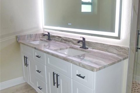 House in Okeechobee, Florida 3 bedrooms, 115.94 sq.m. № 1590062 - photo 16