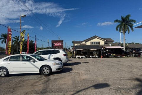 Купить коммерческую недвижимость в Брейдентон, Флорида 152.08м2, № 2108555 - фото 5
