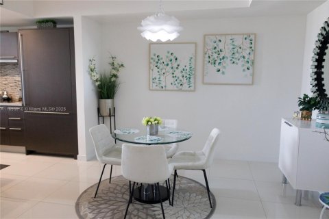 Condominio en venta en Doral, Florida, 1 dormitorio, 91.88 m2 № 1872286 - foto 16
