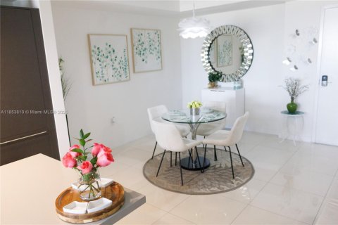 Condominio en venta en Doral, Florida, 1 dormitorio, 91.88 m2 № 1872286 - foto 15