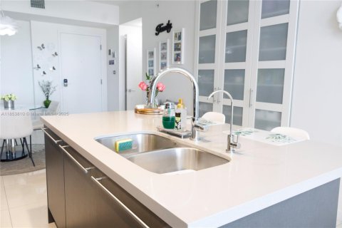 Condominio en venta en Doral, Florida, 1 dormitorio, 91.88 m2 № 1872286 - foto 19