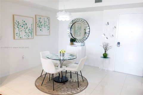 Condominio en venta en Doral, Florida, 1 dormitorio, 91.88 m2 № 1872286 - foto 13