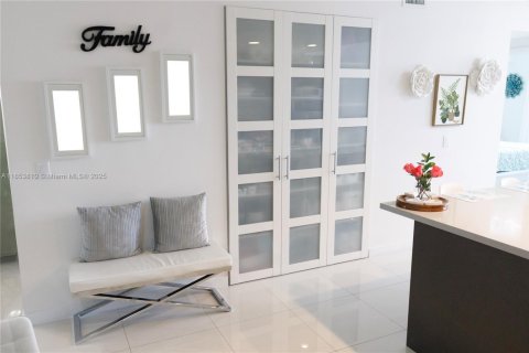 Condominio en venta en Doral, Florida, 1 dormitorio, 91.88 m2 № 1872286 - foto 23