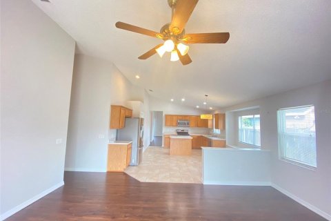 Villa ou maison à louer à Lake Mary, Floride: 4 chambres, 179.21 m2 № 1901729 - photo 11