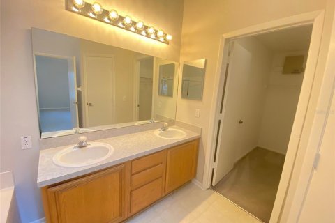 Villa ou maison à louer à Lake Mary, Floride: 4 chambres, 179.21 m2 № 1901729 - photo 10