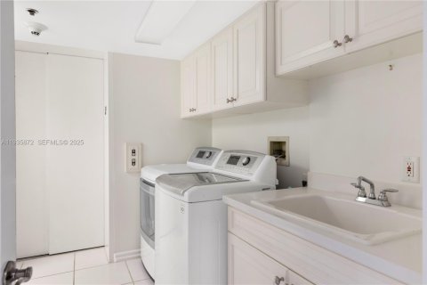 Condominio en alquiler en Hutchinson Island South, Florida, 3 dormitorios, 250.93 m2 № 1993971 - foto 29