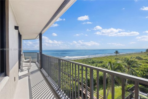 Condominio en alquiler en Hutchinson Island South, Florida, 3 dormitorios, 250.93 m2 № 1993971 - foto 4