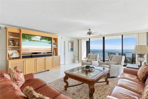 Condominio en alquiler en Hutchinson Island South, Florida, 3 dormitorios, 250.93 m2 № 1993971 - foto 9