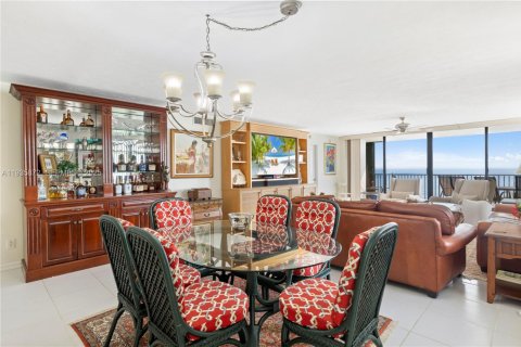 Condominio en alquiler en Hutchinson Island South, Florida, 3 dormitorios, 250.93 m2 № 1993971 - foto 23