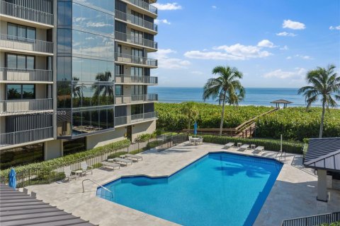 Condominio en alquiler en Hutchinson Island South, Florida, 3 dormitorios, 250.93 m2 № 1993971 - foto 1