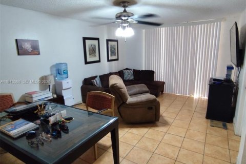 Condominio en venta en Miami, Florida, 2 dormitorios, 74.32 m2 № 2080264 - foto 5