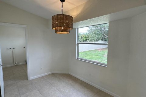 Villa ou maison à vendre à Englewood, Floride: 2 chambres, 110.55 m2 № 2230089 - photo 5