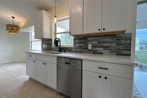 Villa ou maison à vendre à Englewood, Floride: 2 chambres, 110.55 m2 № 2230089 - photo 14