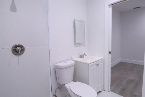 Immobilier commercial à louer à Miami, Floride: 1 chambre, 152.36 m2 № 1947100 - photo 10