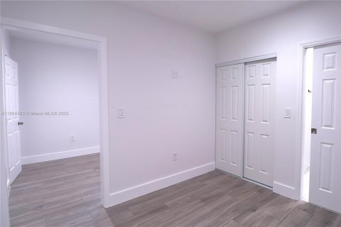 Immobilier commercial à louer à Miami, Floride: 1 chambre, 152.36 m2 № 1947100 - photo 12