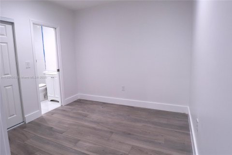 Immobilier commercial à louer à Miami, Floride: 1 chambre, 152.36 m2 № 1947100 - photo 8