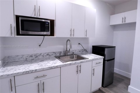 Immobilier commercial à louer à Miami, Floride: 1 chambre, 152.36 m2 № 1947100 - photo 5