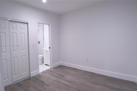 Immobilier commercial à louer à Miami, Floride: 1 chambre, 152.36 m2 № 1947100 - photo 7