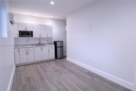 Immobilier commercial à louer à Miami, Floride: 1 chambre, 152.36 m2 № 1947100 - photo 3