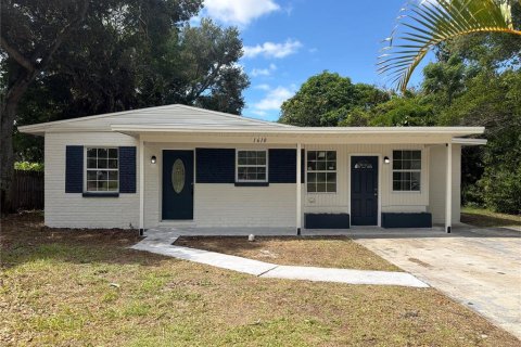 House in Clearwater, Florida 4 bedrooms, 114.64 sq.m. № 2391306