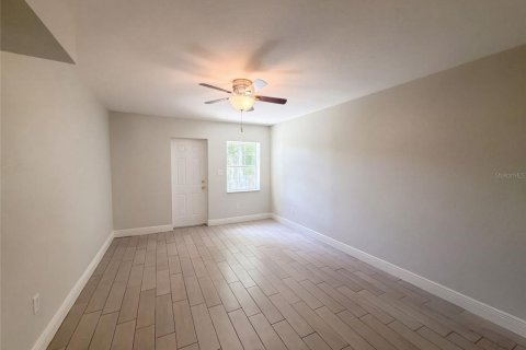 House in Clearwater, Florida 4 bedrooms, 114.64 sq.m. № 2391306 - photo 15