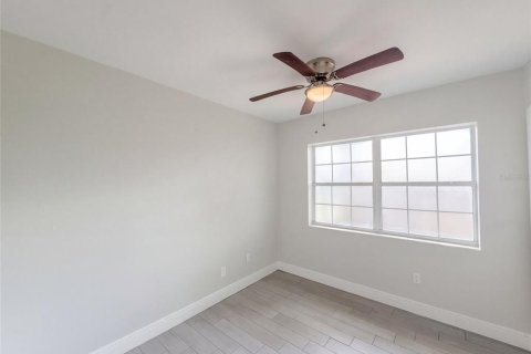 House in Clearwater, Florida 4 bedrooms, 114.64 sq.m. № 2391306 - photo 13