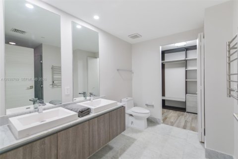 Condo in Miami, Florida, 1 bedroom  № 2086470 - photo 23