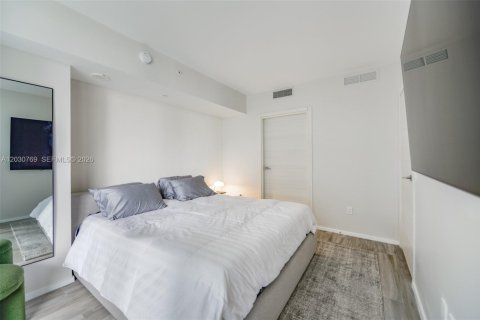 Condo in Miami, Florida, 1 bedroom  № 2086470 - photo 21