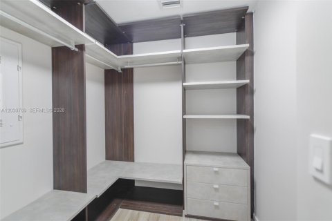 Condo in Miami, Florida, 1 bedroom  № 2086470 - photo 26