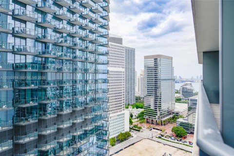 Condo in Miami, Florida, 1 bedroom  № 2086470 - photo 30