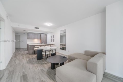Condo in Miami, Florida, 1 bedroom  № 2086470 - photo 6