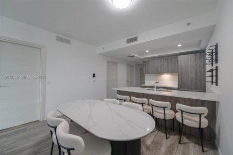Condo in Miami, Florida, 1 bedroom  № 2086470 - photo 9