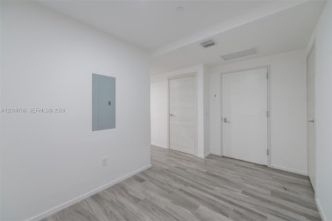 Condo in Miami, Florida, 1 bedroom  № 2086470 - photo 17