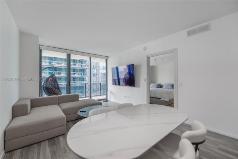 Condo in Miami, Florida, 1 bedroom  № 2086470 - photo 3