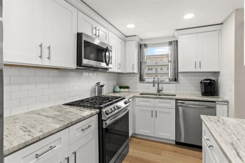 Copropriété à vendre à Gulfport, Floride: 2 chambres, 116.13 m2 № 2137650 - photo 8