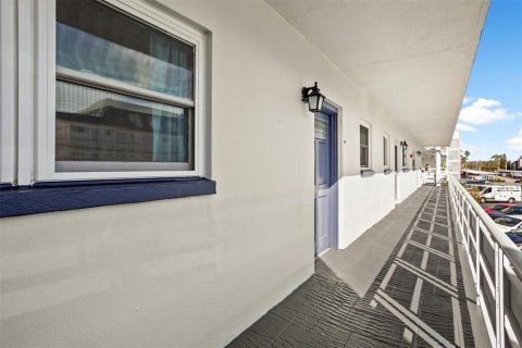 Copropriété à vendre à Gulfport, Floride: 2 chambres, 116.13 m2 № 2137650 - photo 3
