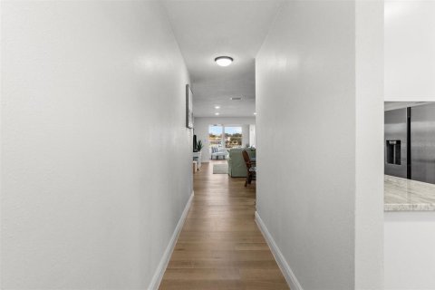 Copropriété à vendre à Gulfport, Floride: 2 chambres, 116.13 m2 № 2137650 - photo 4