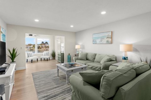 Copropriété à vendre à Gulfport, Floride: 2 chambres, 116.13 m2 № 2137650 - photo 12