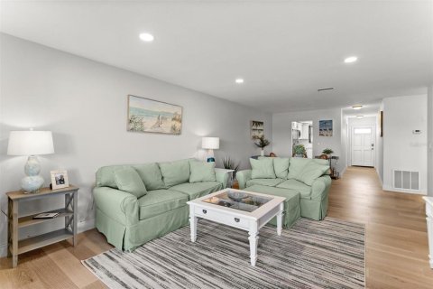 Copropriété à vendre à Gulfport, Floride: 2 chambres, 116.13 m2 № 2137650 - photo 15