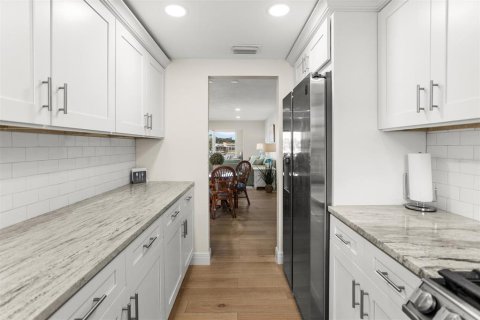 Copropriété à vendre à Gulfport, Floride: 2 chambres, 116.13 m2 № 2137650 - photo 10