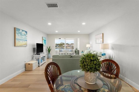 Copropriété à vendre à Gulfport, Floride: 2 chambres, 116.13 m2 № 2137650 - photo 6
