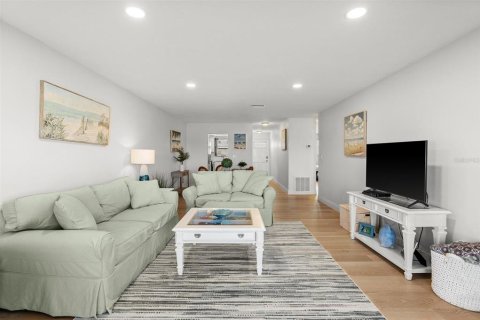 Copropriété à vendre à Gulfport, Floride: 2 chambres, 116.13 m2 № 2137650 - photo 14