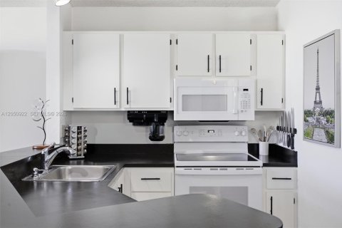 Condominio en venta en Sunrise, Florida, 3 dormitorios, 107.77 m2 № 2186990 - foto 3