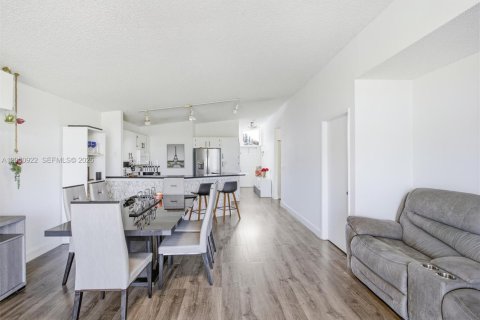 Condominio en venta en Sunrise, Florida, 3 dormitorios, 107.77 m2 № 2186990 - foto 7