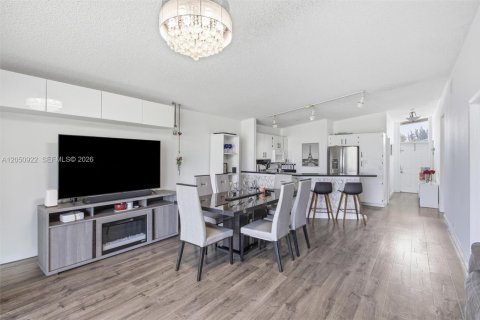 Condominio en venta en Sunrise, Florida, 3 dormitorios, 107.77 m2 № 2186990 - foto 8