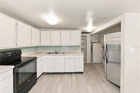 Villa ou maison à louer à Bradenton, Floride: 3 chambres, 111.48 m2 № 2429621 - photo 8